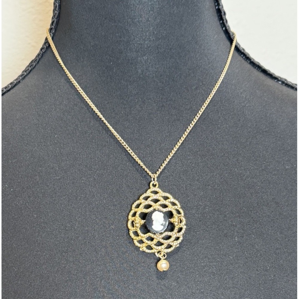 Vintage Gold Tone Filigree Cameo Necklace w/ Pearl Drop Pendant Dainty 9.75"